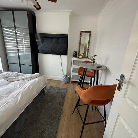 Sheri'S Home Away لندن المظهر الخارجي الصورة